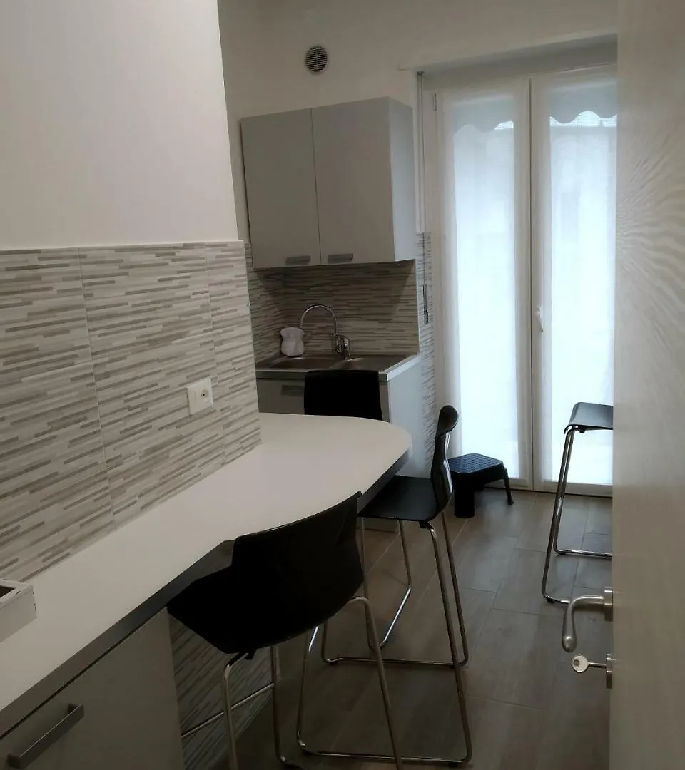 Arno Rooms Verona 2*,  Italien